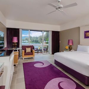 Laguna King Room